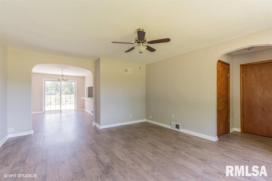 24265 Spring Creek Road Washington, IL 61571 - Photo 2 of 25 Gallery Image 2