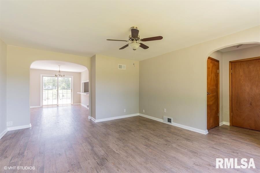 24265 Spring Creek Road Washington, IL 61571 - Photo 3 of 25 Gallery Image 3