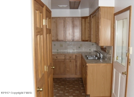 73 Sheards Road Milanville, PA 18443 - Photo 3 of 8 Kitchen