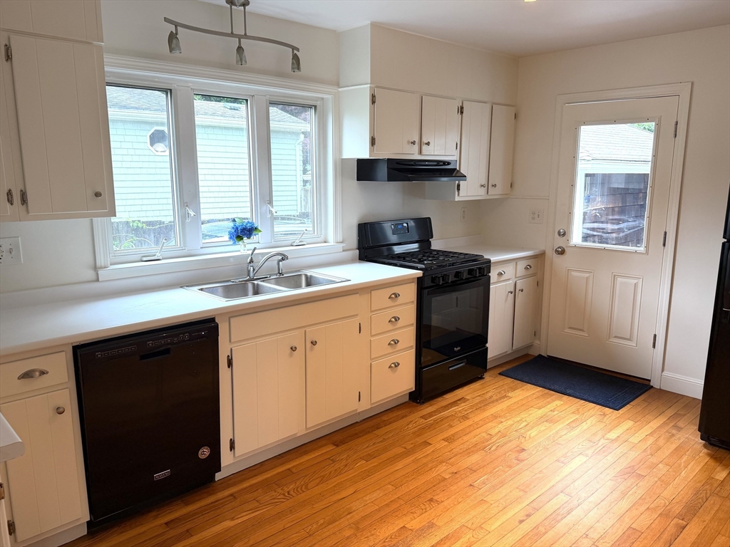 52 Evans Road Marblehead, MA 01945 - Photo 4 of 13