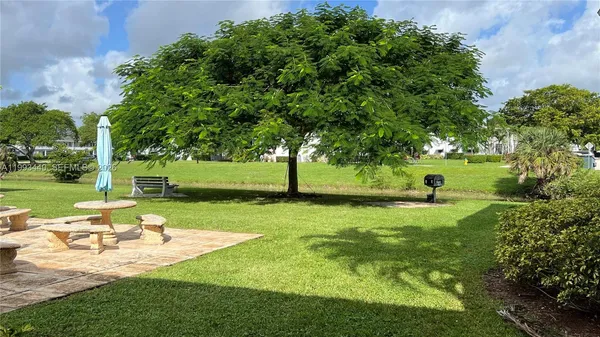 $1,350 | 306 Newport T, Unit 306, Deerfield Beach, FL 33442