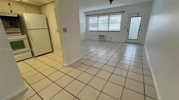 $1,350 | 306 Newport T, Unit 306, Deerfield Beach, FL 33442