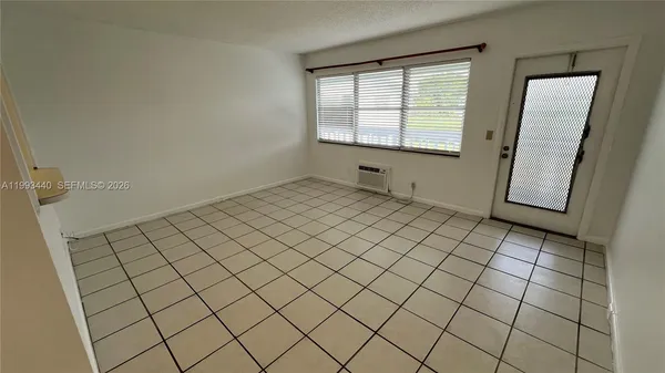 $1,350 | 306 Newport T, Unit 306, Deerfield Beach, FL 33442
