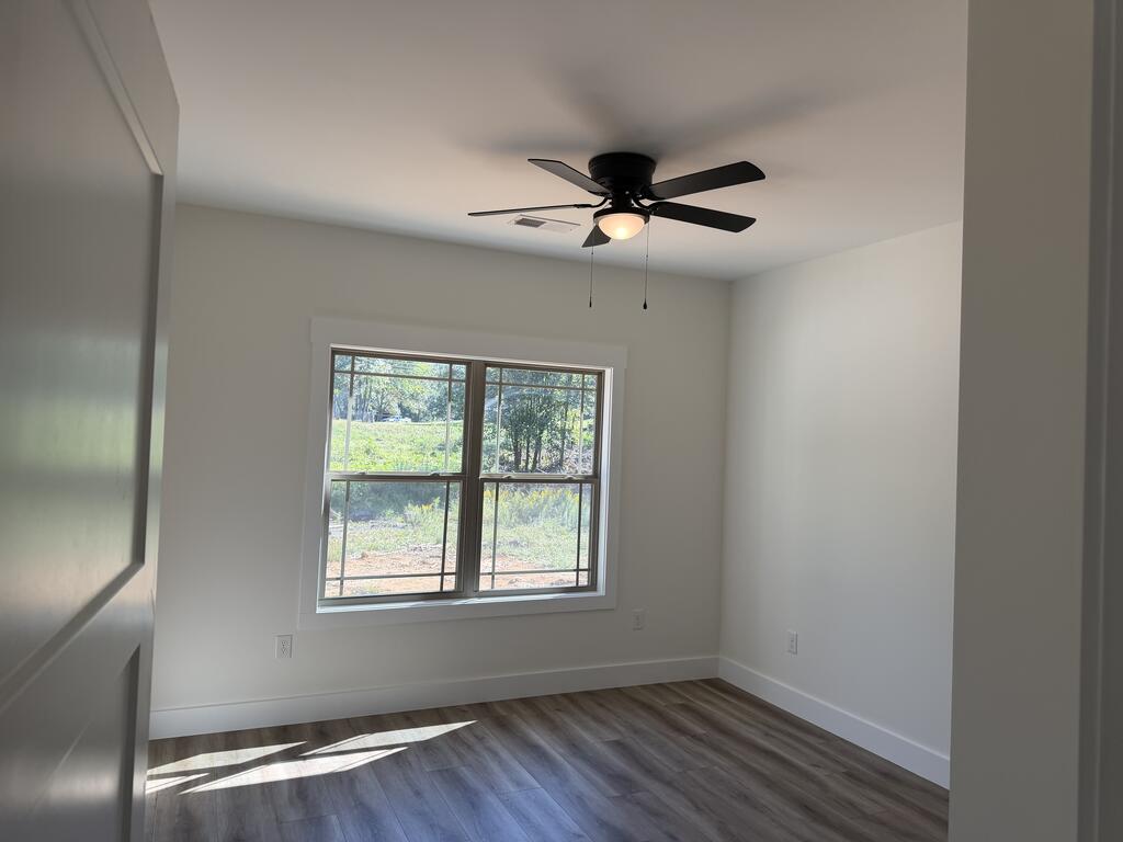 1739 Thomas Road Northwest Dalton, GA 30721 - Photo 15 of 18 Gallery Image 15
