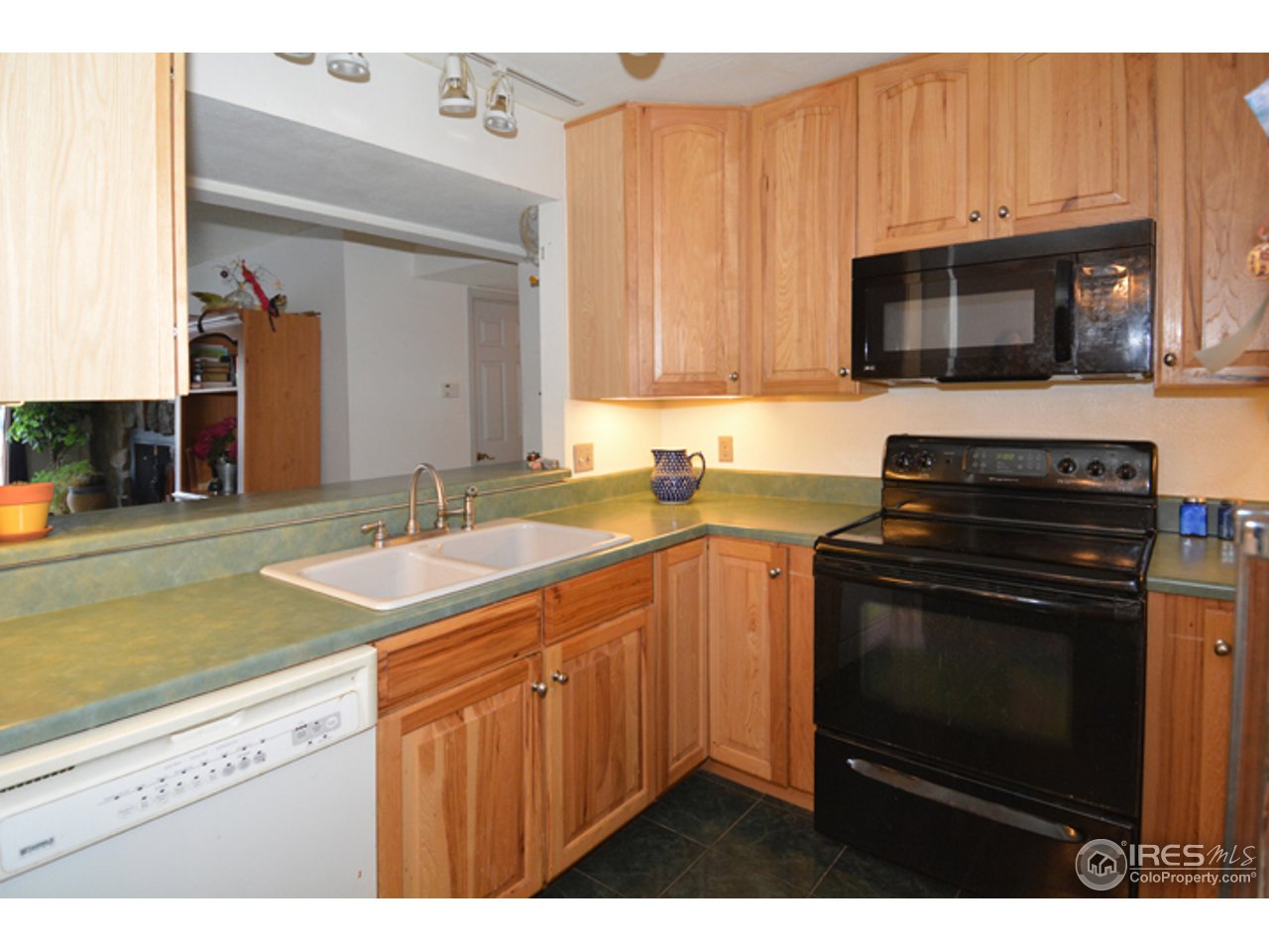 6545 Kalua Road, Unit 102 Boulder, CO 80301 - Photo 7 of 24 Gallery Image 7