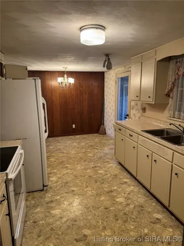 $192,500 | 1127 South Thompson Road, Lexington, IN 47138