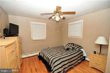 406 North Rolling Road Baltimore, MD 21228 - Photo 23 of 29 Bedroom