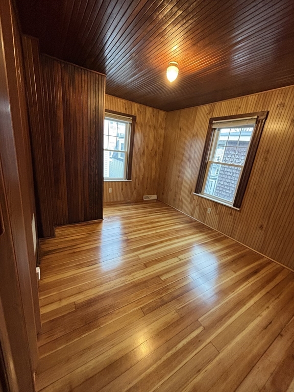 34 Maple Avenue, Unit 2 Nahant, MA 01908 - Photo 5 of 8