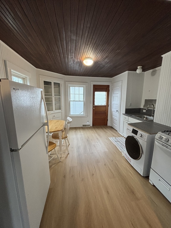 34 Maple Avenue, Unit 2 Nahant, MA 01908 - Photo 8 of 8