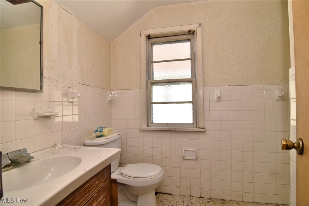 1040 Woodview Road Cleveland Heights, OH 44121 - Photo 14 of 19