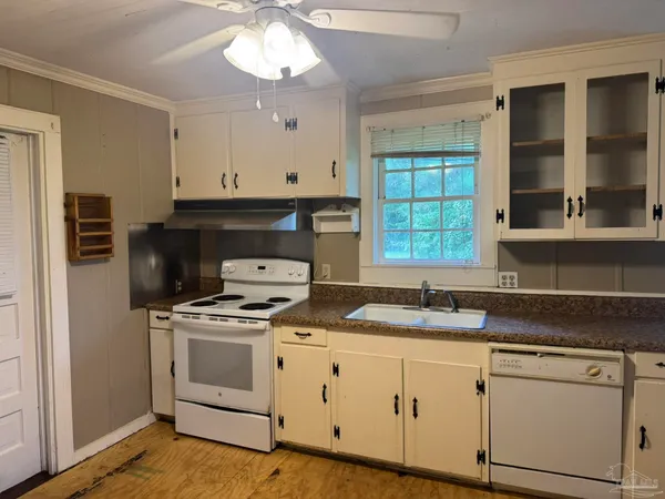 $139,000 | 11150 Highway 97, Walnut Hill, FL 32568