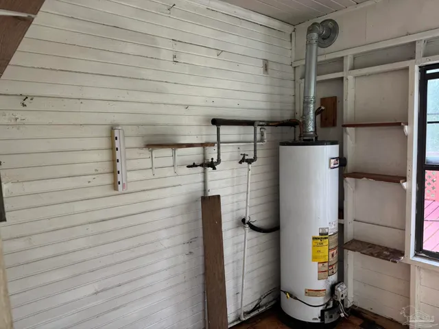 a view of a storage & utility room
