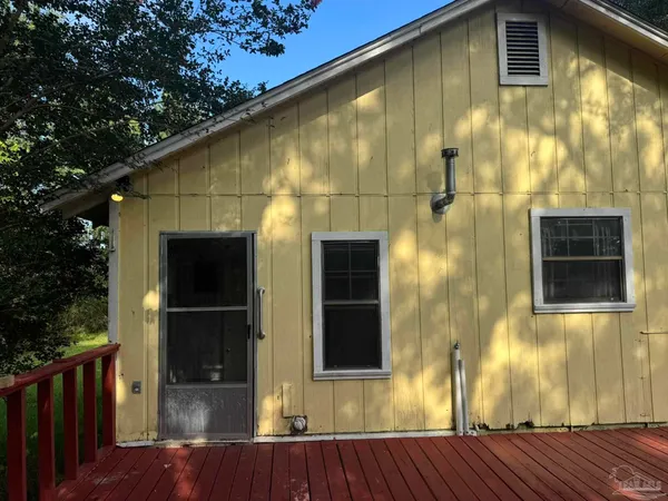 $139,000 | 11150 Highway 97, Walnut Hill, FL 32568