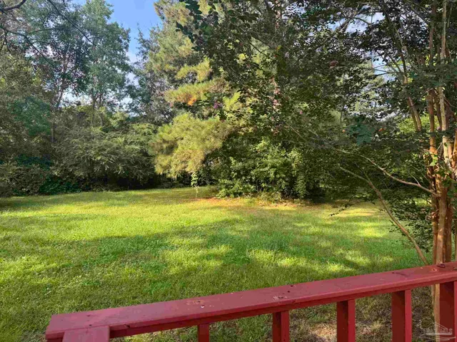 a view of room with an outdoor space