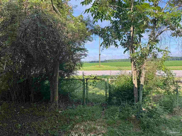 $139,000 | 11150 Highway 97, Walnut Hill, FL 32568