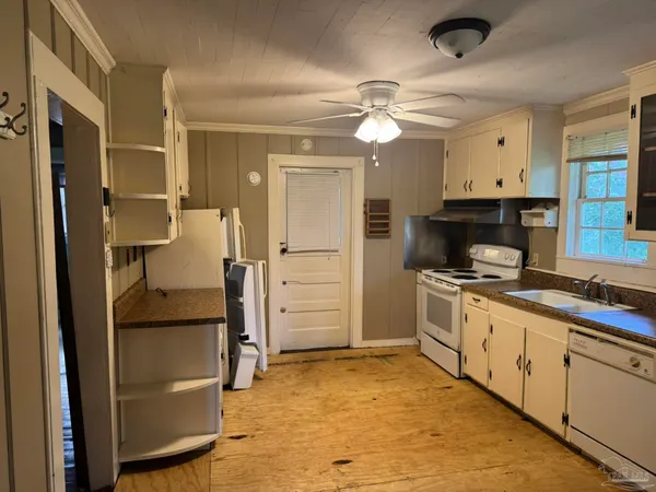 $139,000 | 11150 Highway 97, Walnut Hill, FL 32568