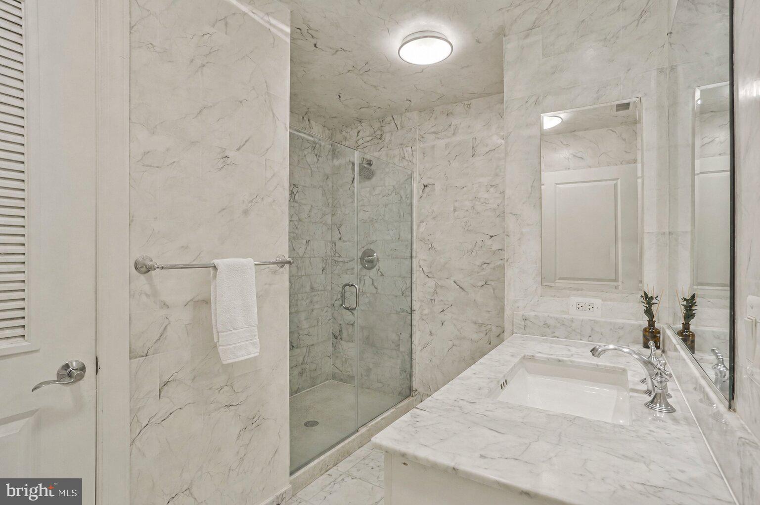 2425 L Street Northwest, Unit 211 Washington, DC 20037 - Photo 15 of 26
