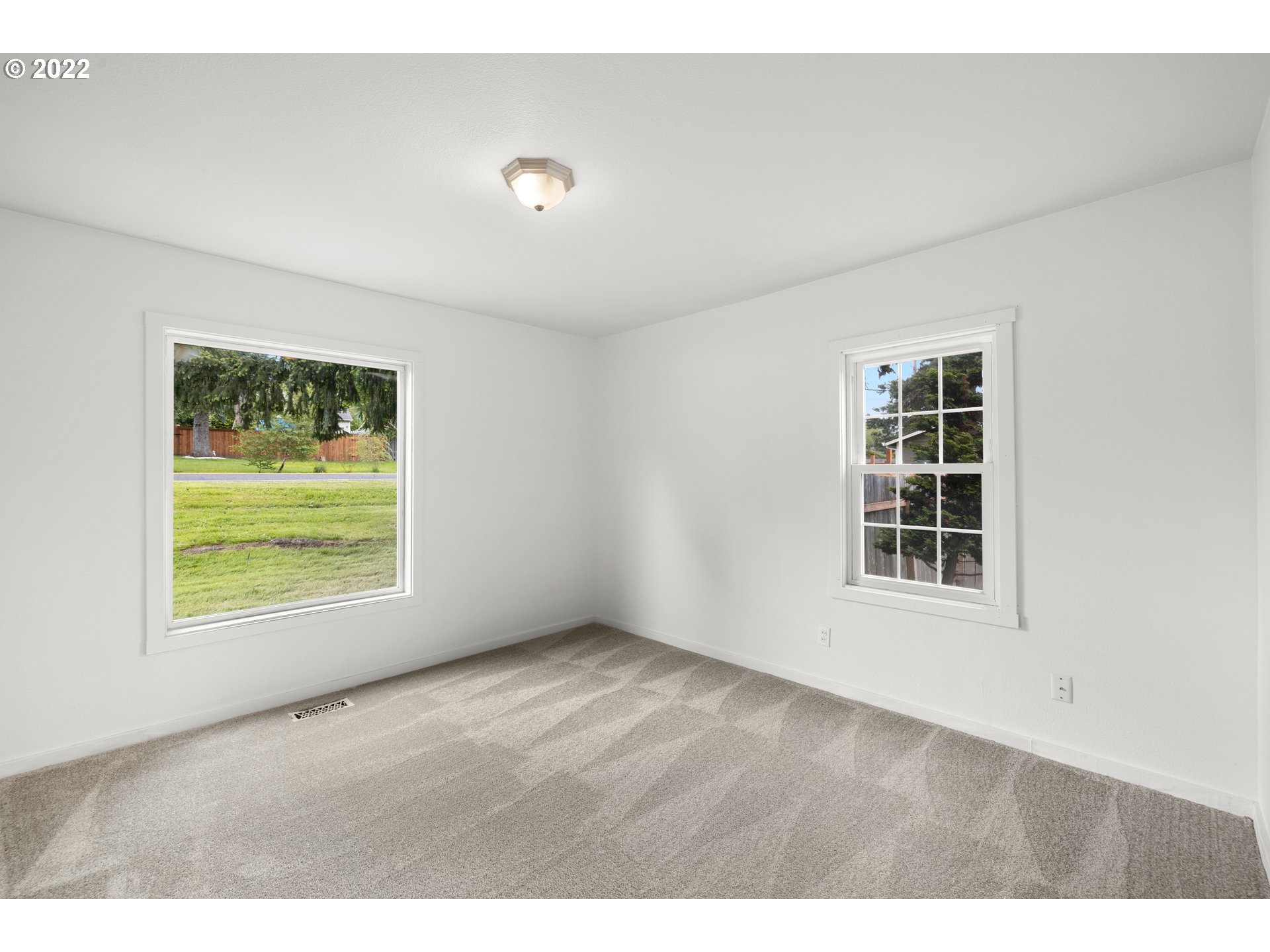 785 Southeast Williams Road Gresham, OR 97080 - Photo 18 of 32 Bedroom