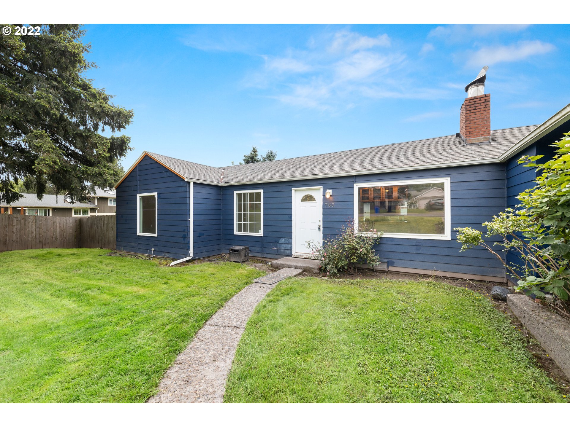 785 Southeast Williams Road Gresham, OR 97080 - Photo 2 of 32 Gallery Image 2