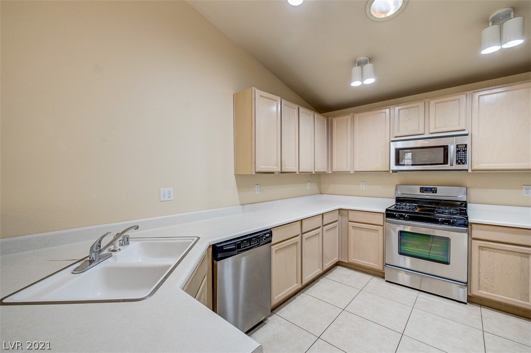 2160 Hidden Ranch Terrace Henderson, NV 89052 - Photo 9 of 40
