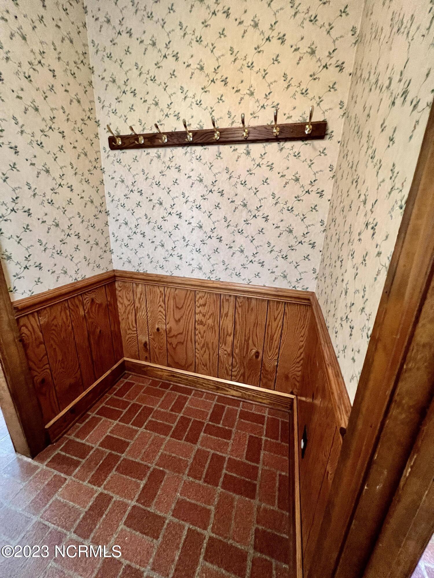1905 Stanton Road Kinston, NC 28504 - Photo 27 of 86 387332811_2329316657252171_5624128412134