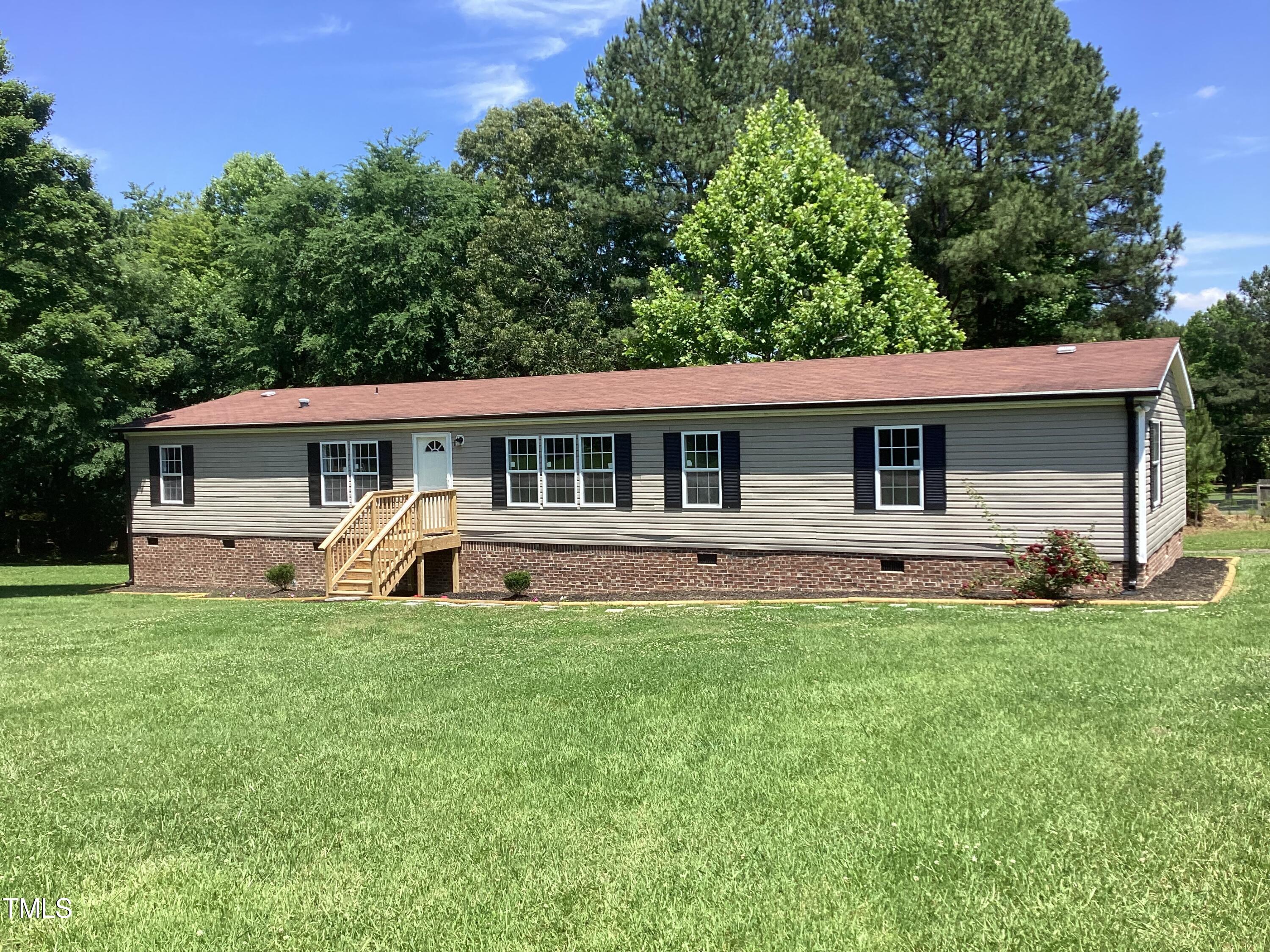 1686 Briggs Road Henderson, NC 27537 - Photo 4 of 30 7D47EEEB-E15F-4C81-9AC9-D589FFEDAF4B