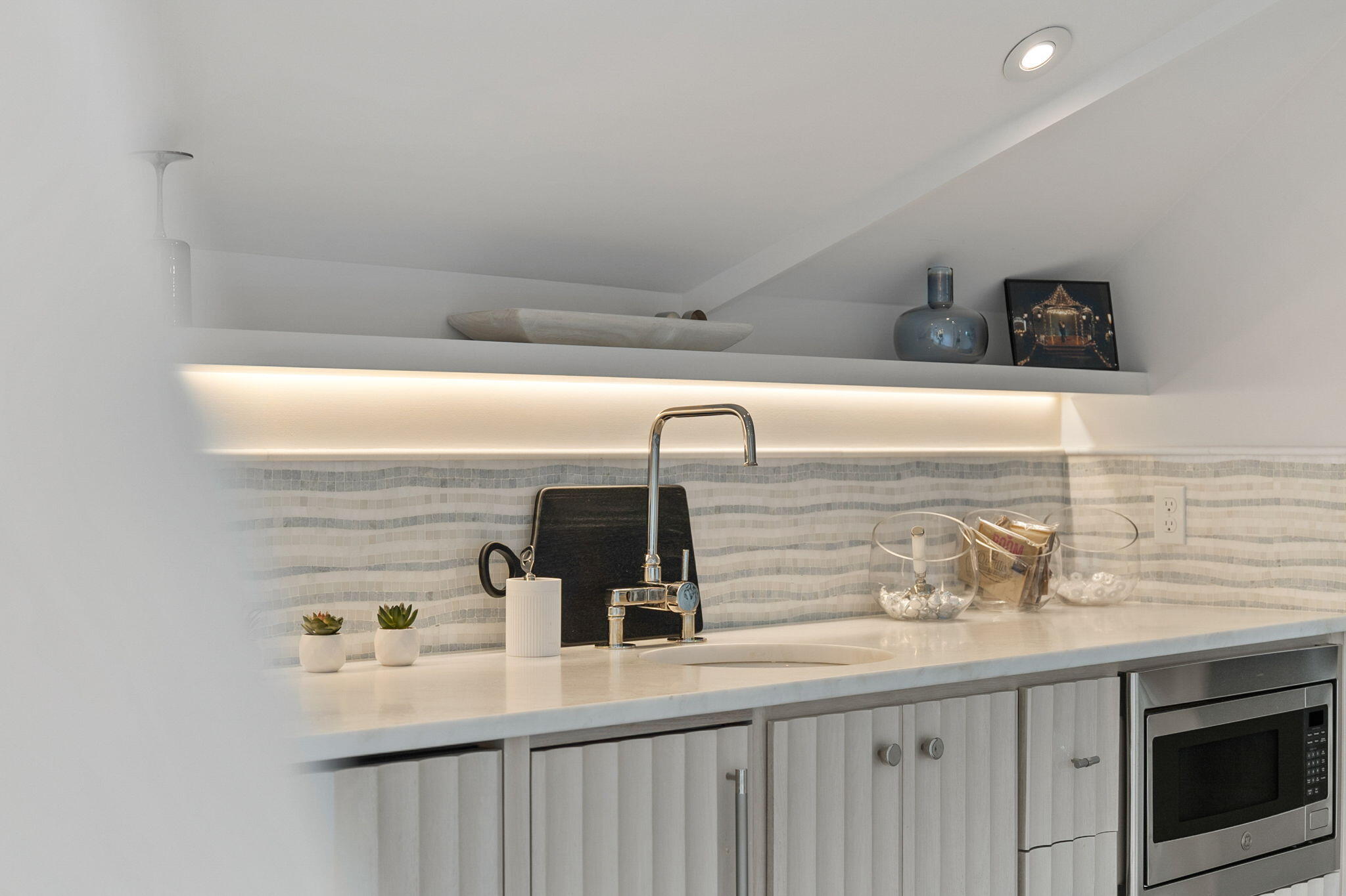 17 North Watch Tower Lane Watersound, FL 32461 - Photo 171 of 195 Third floor wetbar