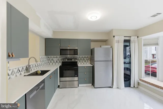 $2,495 | 14804 London Lane, Bowie, MD 20715