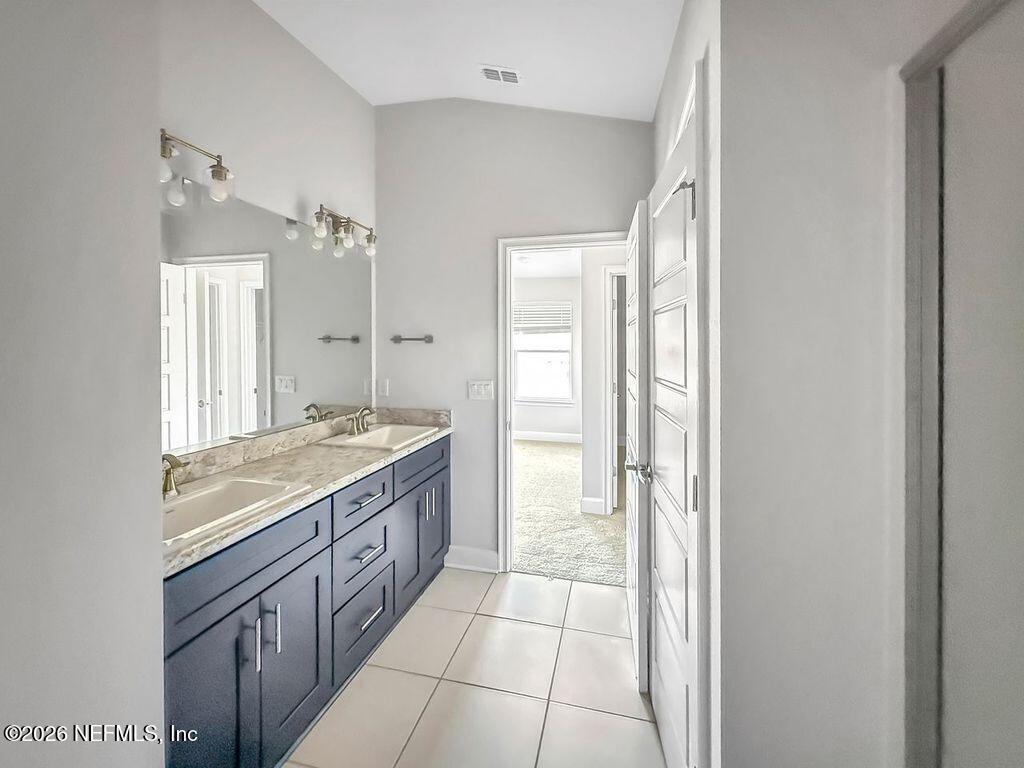 100 Rivertown Road Palm Coast, FL 32137 - Photo 14 of 25 Main Bathroom