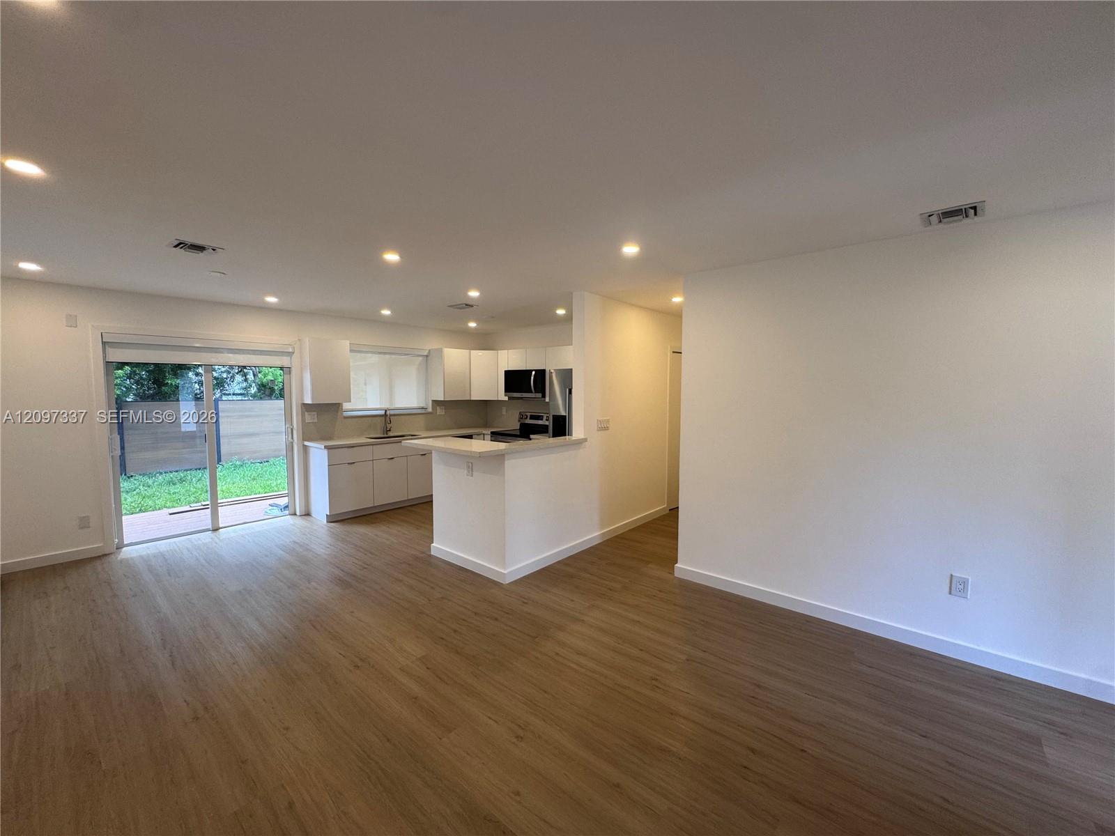 350 Southwest 17th Road, Unit 350 Miami, FL 33129 - Photo 5 of 20 Gallery Image 5
