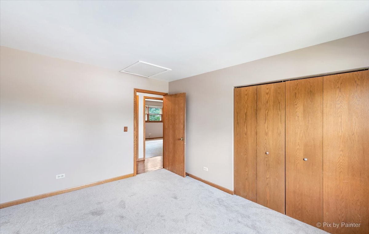 530 White Birch Road Lindenhurst, IL 60046 - Photo 11 of 33