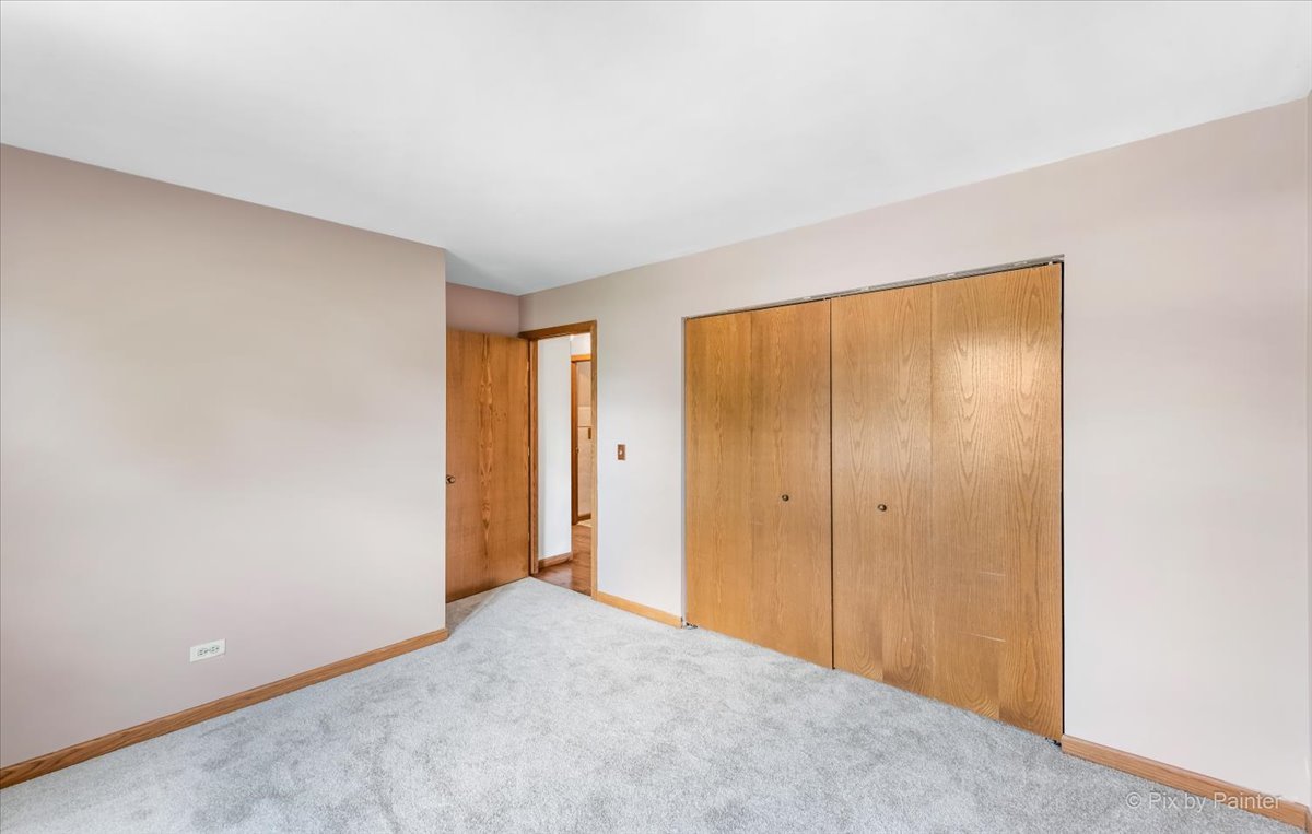 530 White Birch Road Lindenhurst, IL 60046 - Photo 13 of 33