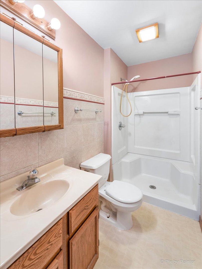 530 White Birch Road Lindenhurst, IL 60046 - Photo 16 of 33