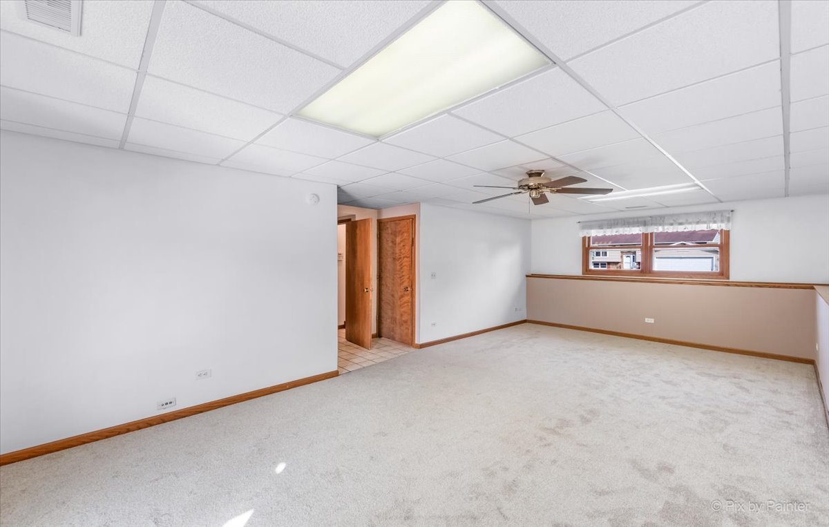 530 White Birch Road Lindenhurst, IL 60046 - Photo 19 of 33