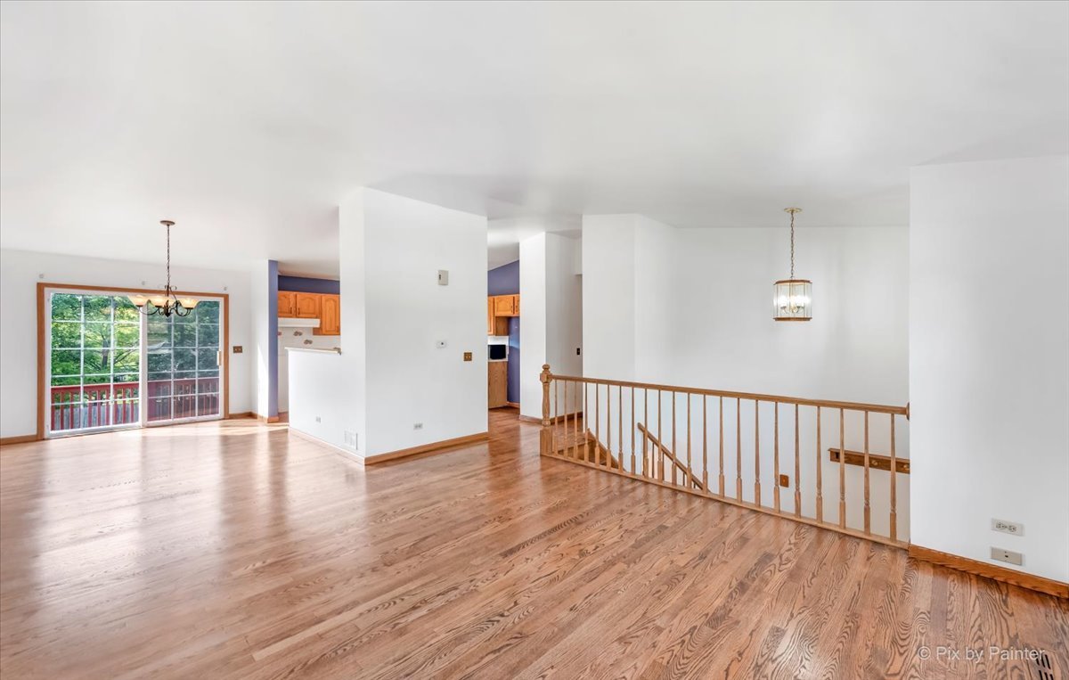 530 White Birch Road Lindenhurst, IL 60046 - Photo 4 of 33