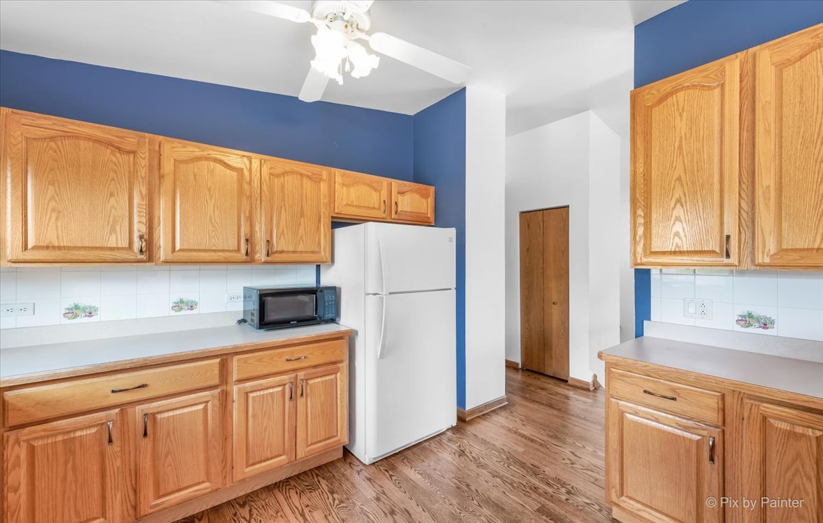 530 White Birch Road Lindenhurst, IL 60046 - Photo 7 of 33