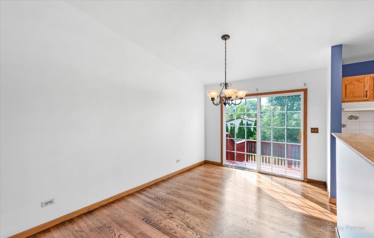 530 White Birch Road Lindenhurst, IL 60046 - Photo 9 of 33