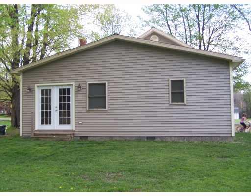 1068 Rutledge Road Transfer, PA 16154 - Photo 2 of 8 Exterior Back.