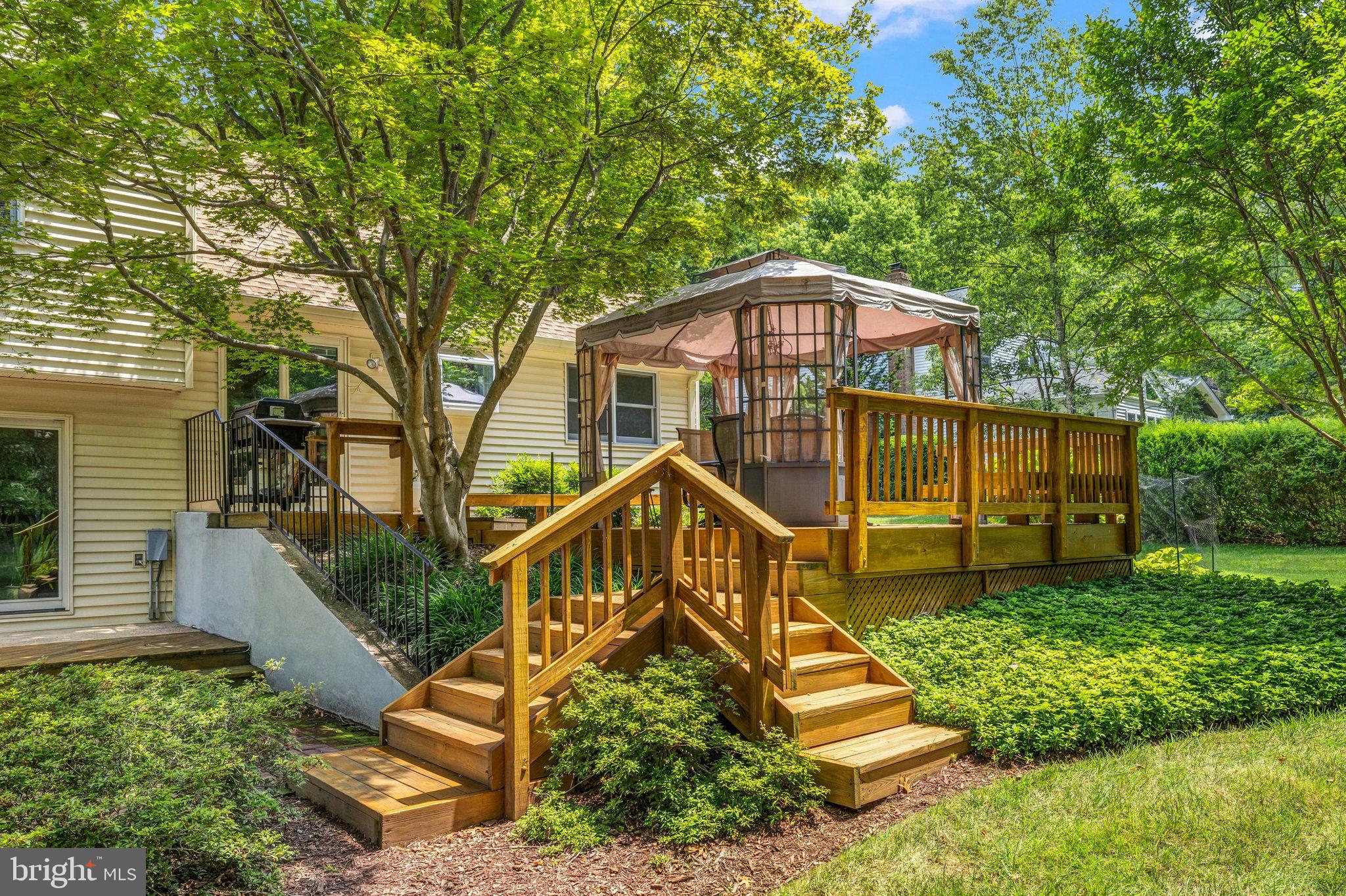 1902 Buckthorn Lane Reston, VA 20191 - Photo 66 of 72 Stairs to yard