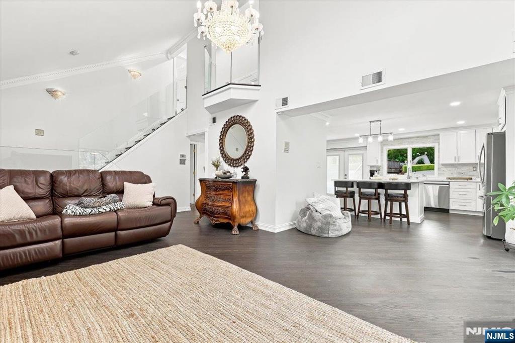 19 Hillside Road Manalapan, NJ 07726 - Photo 2 of 43 Gallery Image 2