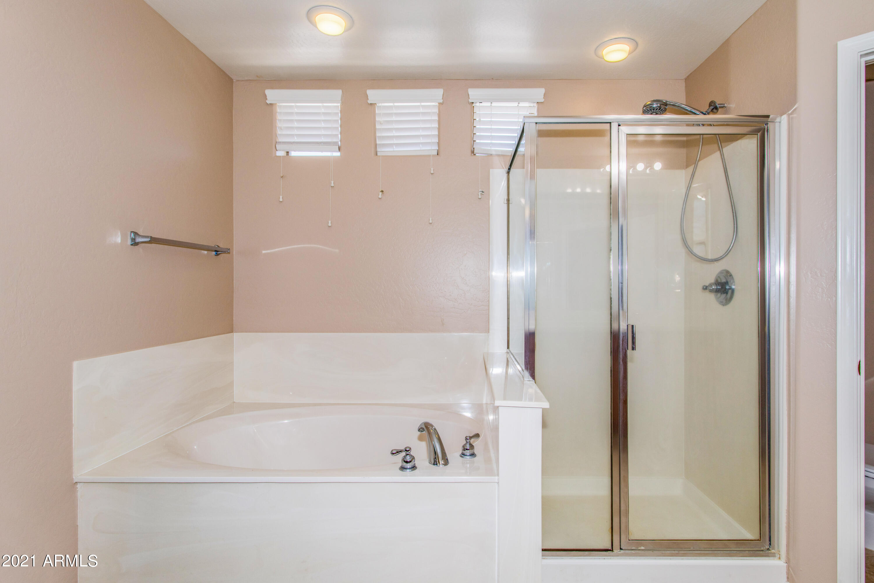 43554 Roth Road Maricopa, AZ 85138 - Photo 19 of 41 19 Master Bathroom