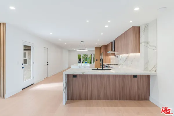 $2,299,000 | 5110 Garden Grove Avenue, Tarzana, CA 91356