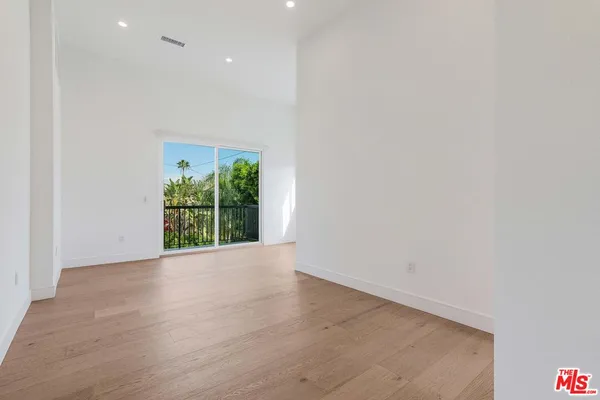 $2,299,000 | 5110 Garden Grove Avenue, Tarzana, CA 91356