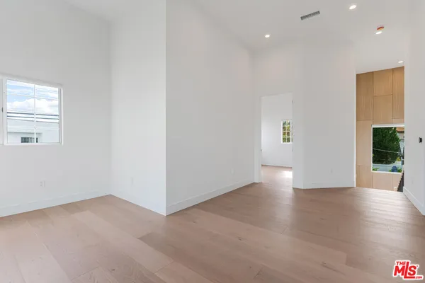 $2,299,000 | 5110 Garden Grove Avenue, Tarzana, CA 91356