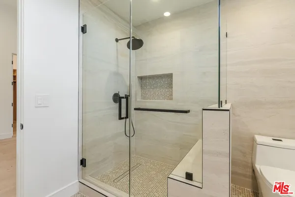 $2,299,000 | 5110 Garden Grove Avenue, Tarzana, CA 91356