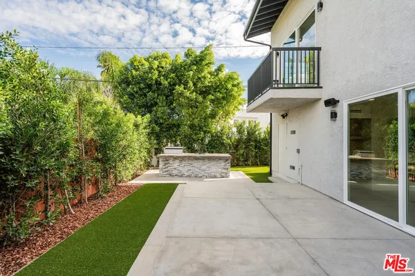 $2,299,000 | 5110 Garden Grove Avenue, Tarzana, CA 91356
