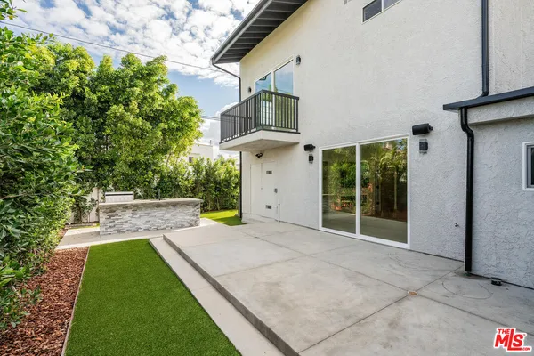 $2,299,000 | 5110 Garden Grove Avenue, Tarzana, CA 91356