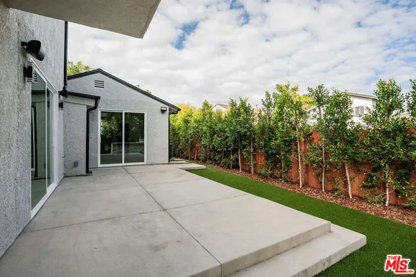 $2,299,000 | 5110 Garden Grove Avenue, Tarzana, CA 91356