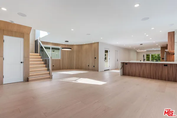 $2,299,000 | 5110 Garden Grove Avenue, Tarzana, CA 91356