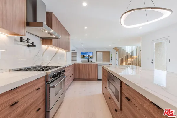 $2,299,000 | 5110 Garden Grove Avenue, Tarzana, CA 91356